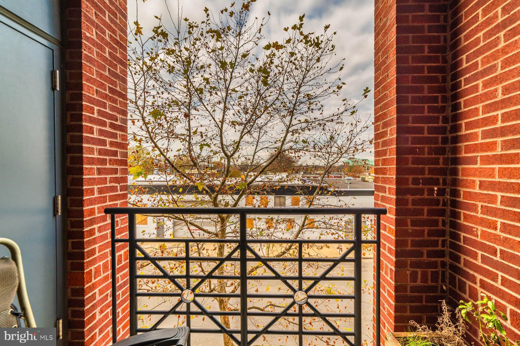 THE HENRY - Residential