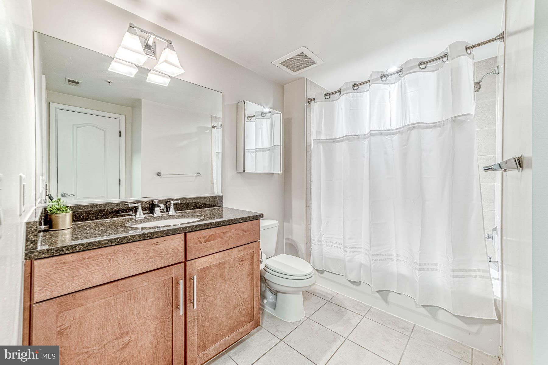 THE HENRY - Residential