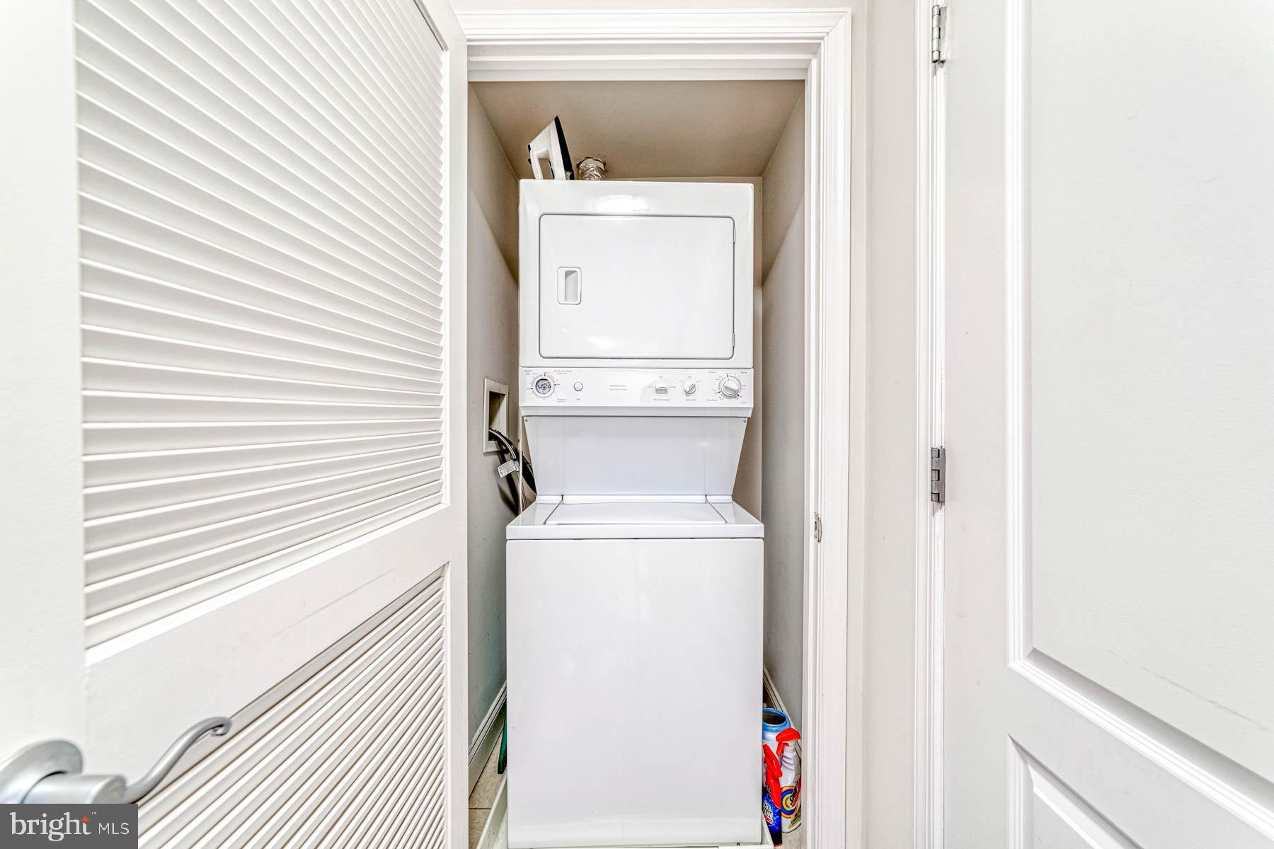 THE HENRY - Residential