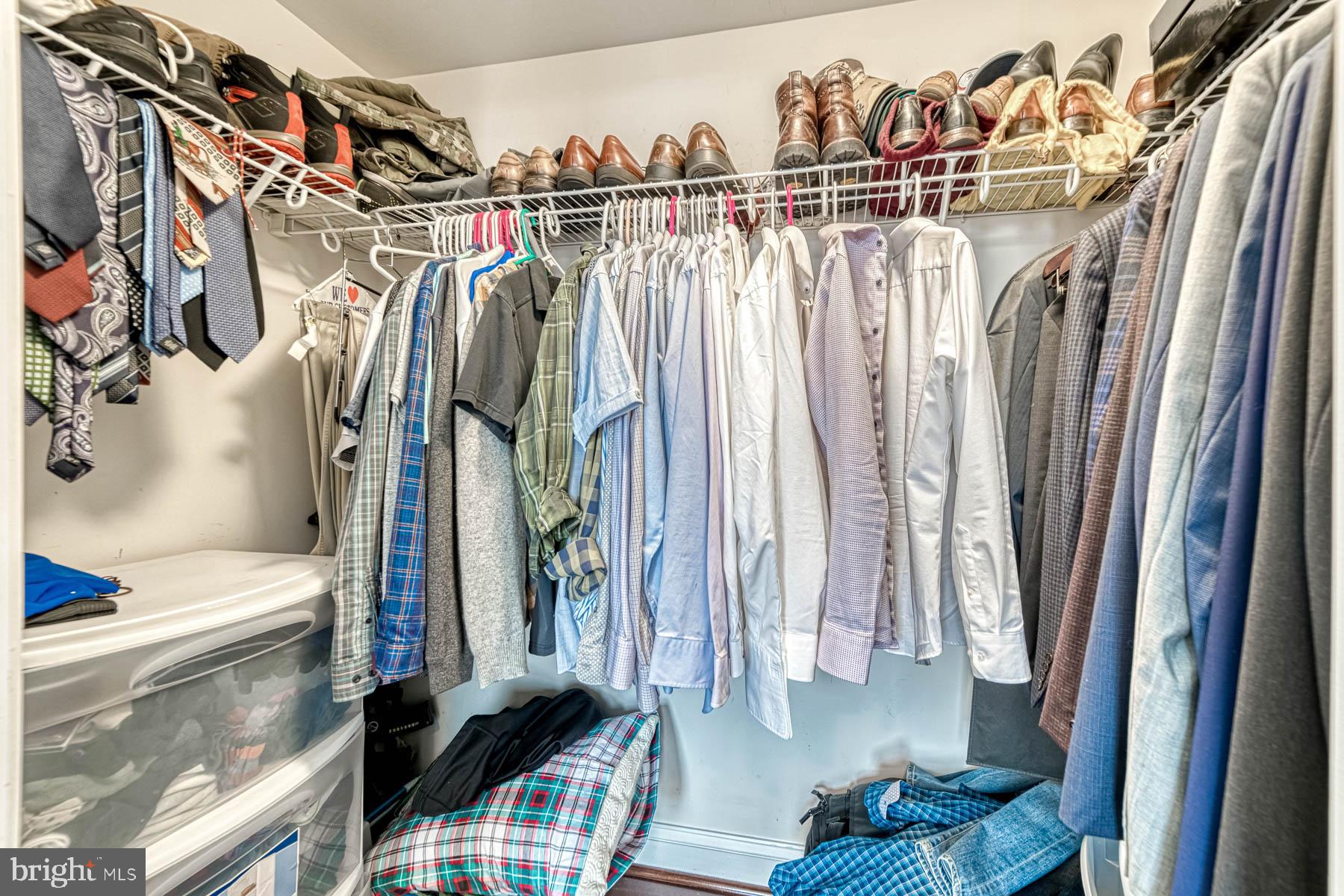 THE HENRY - Residential