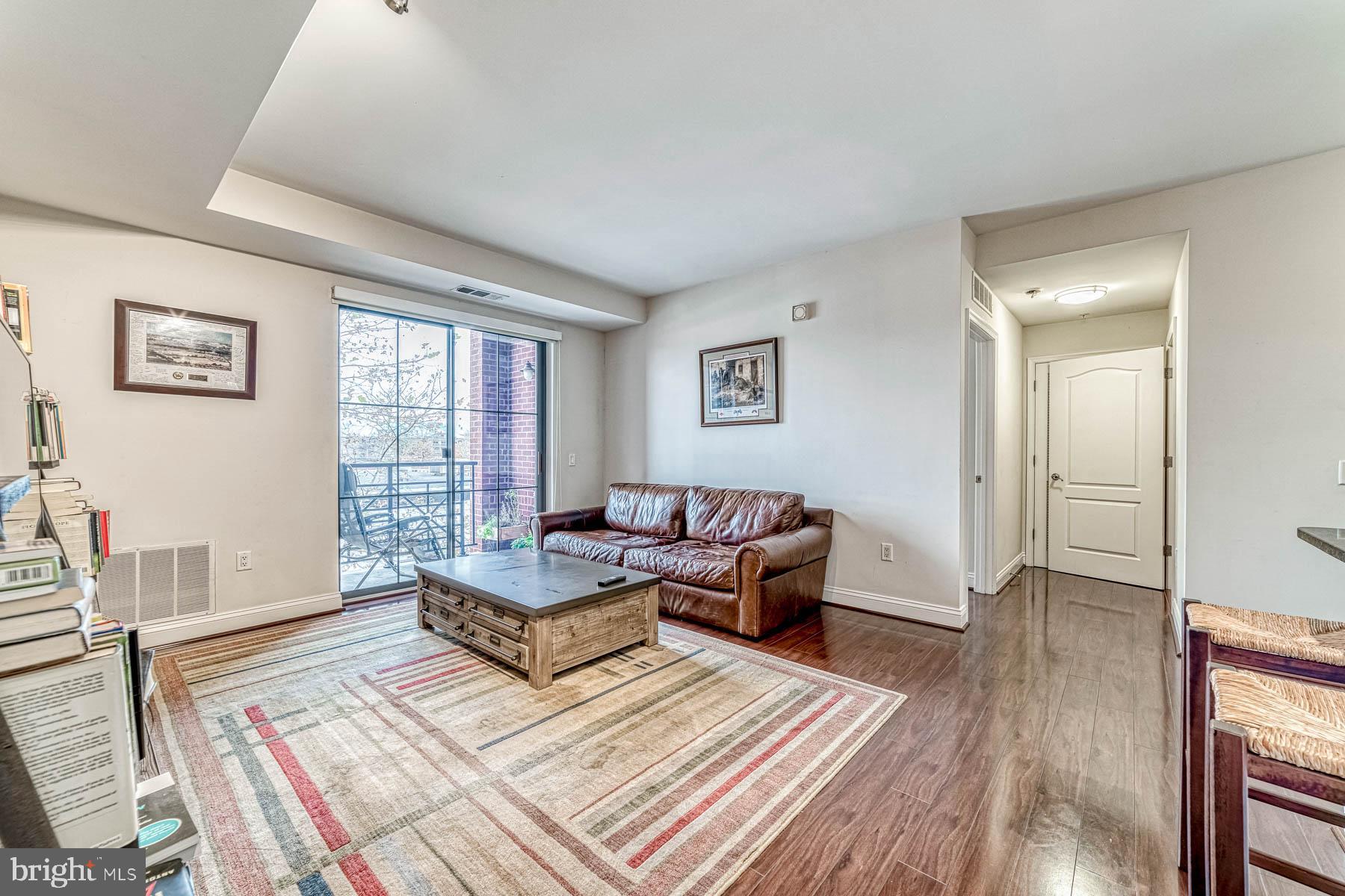 THE HENRY - Residential