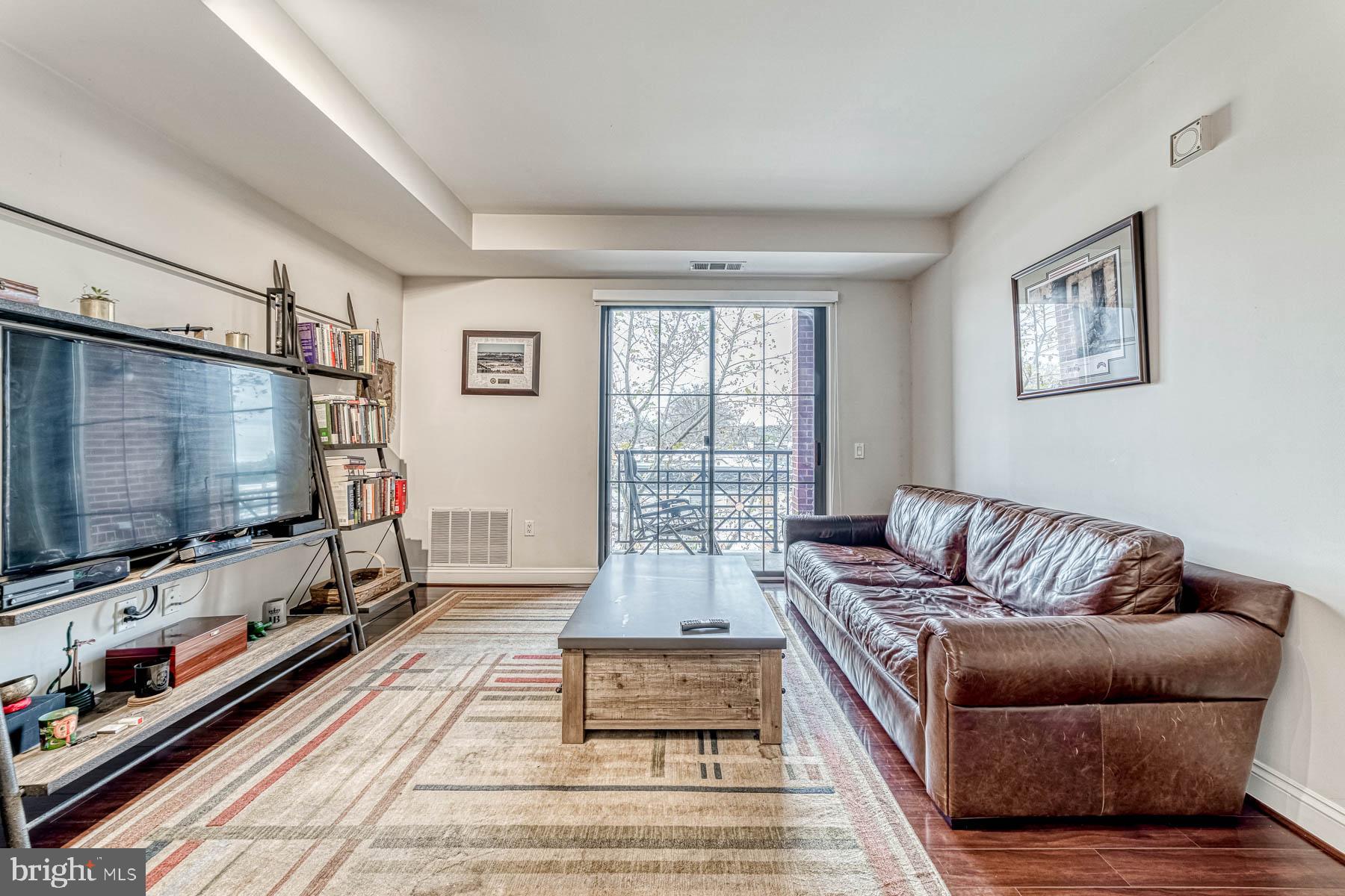 THE HENRY - Residential