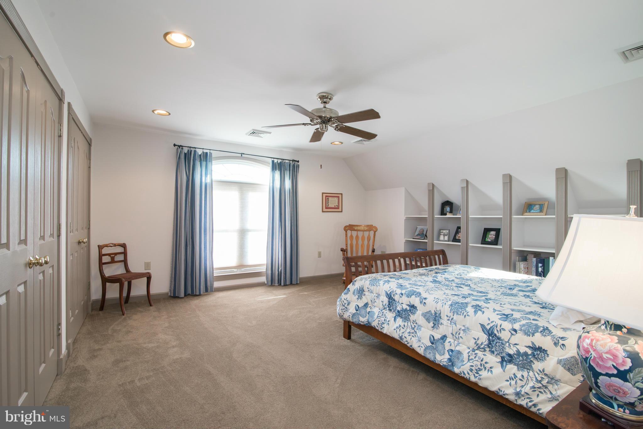 LOCUST HILL - Residential