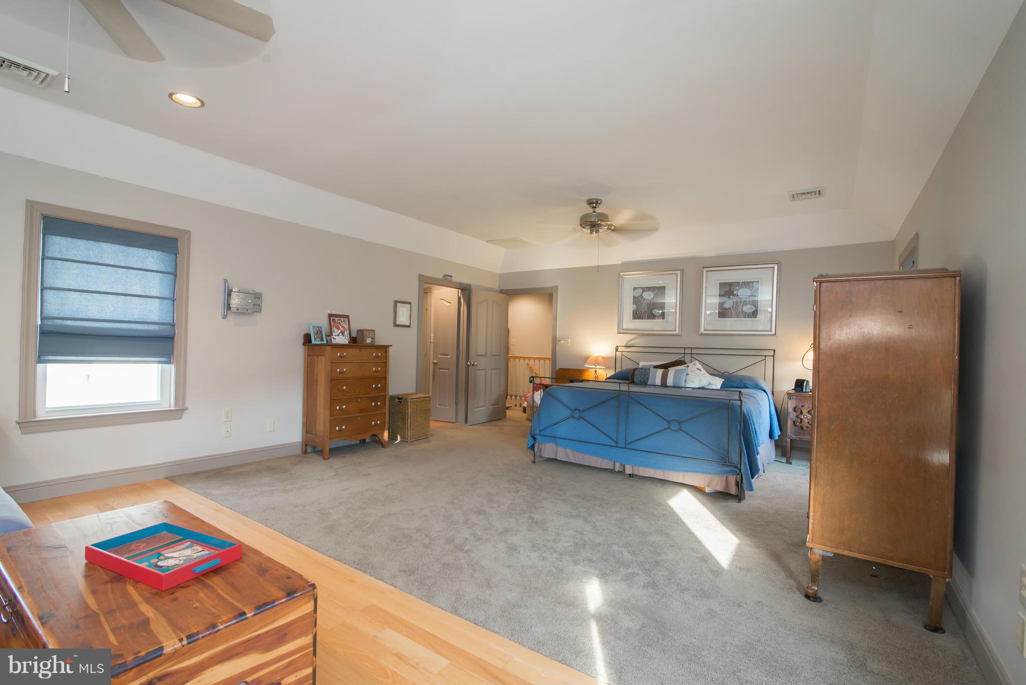 LOCUST HILL - Residential