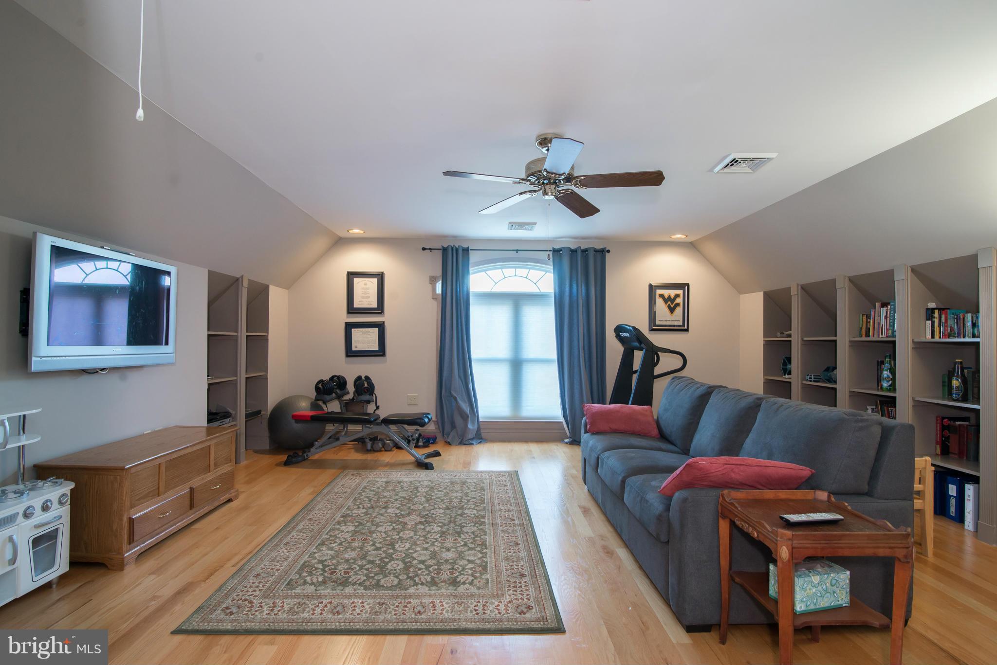 LOCUST HILL - Residential