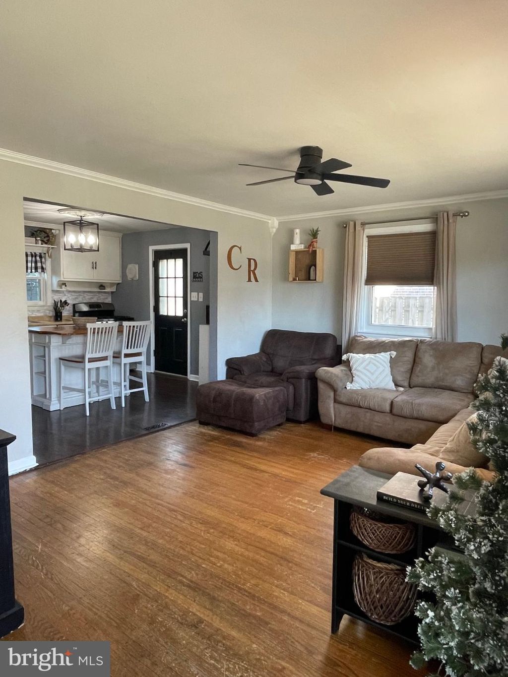 Photo of 16 Lynwood Cir, GLENOLDEN, PA 19036 (MLS # PADE2105706)