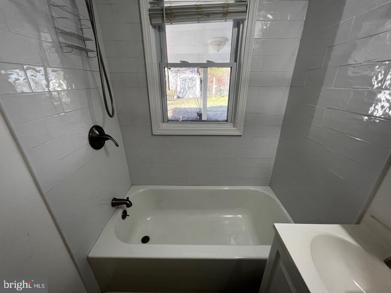 ROCKCREST - Residential Lease