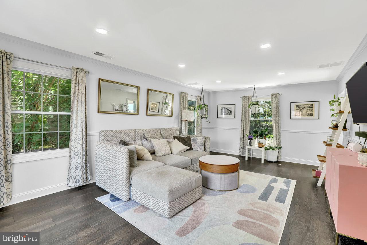 24 PEACHFIELD LANE