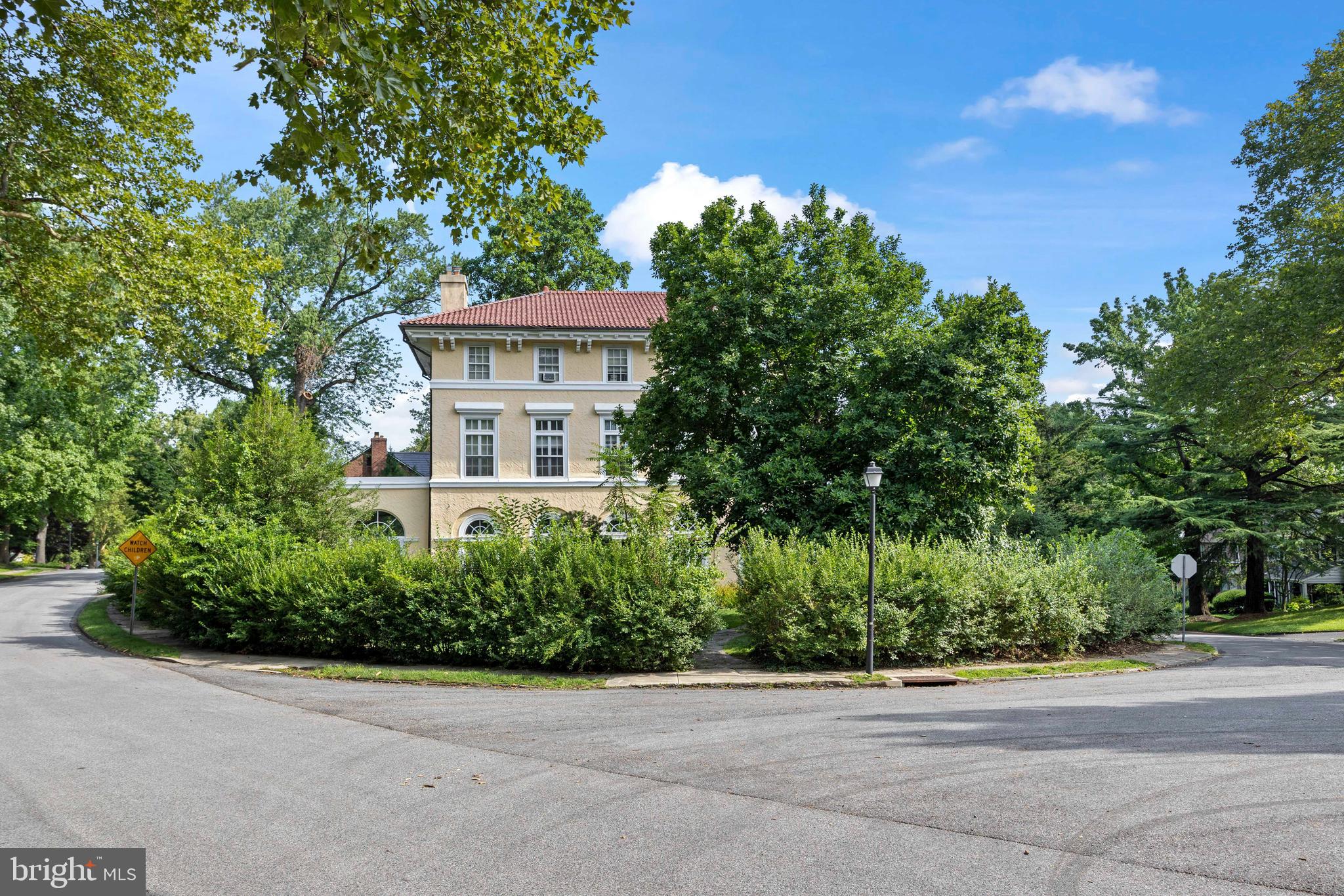 511 WINDING WAY