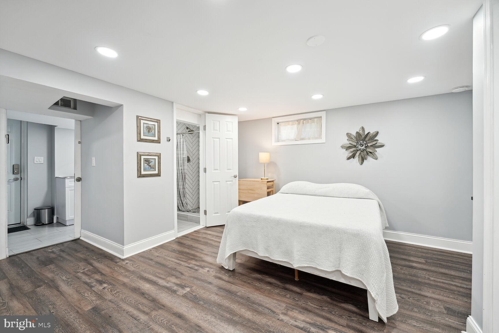 DEANWOOD - Residential