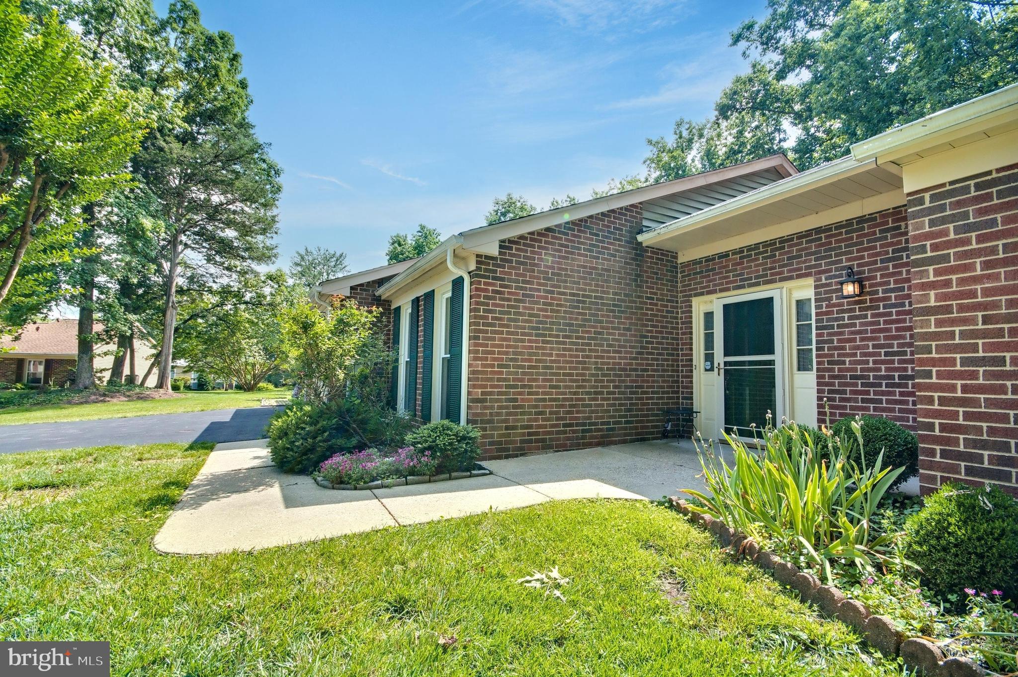 2674 CREST COVE