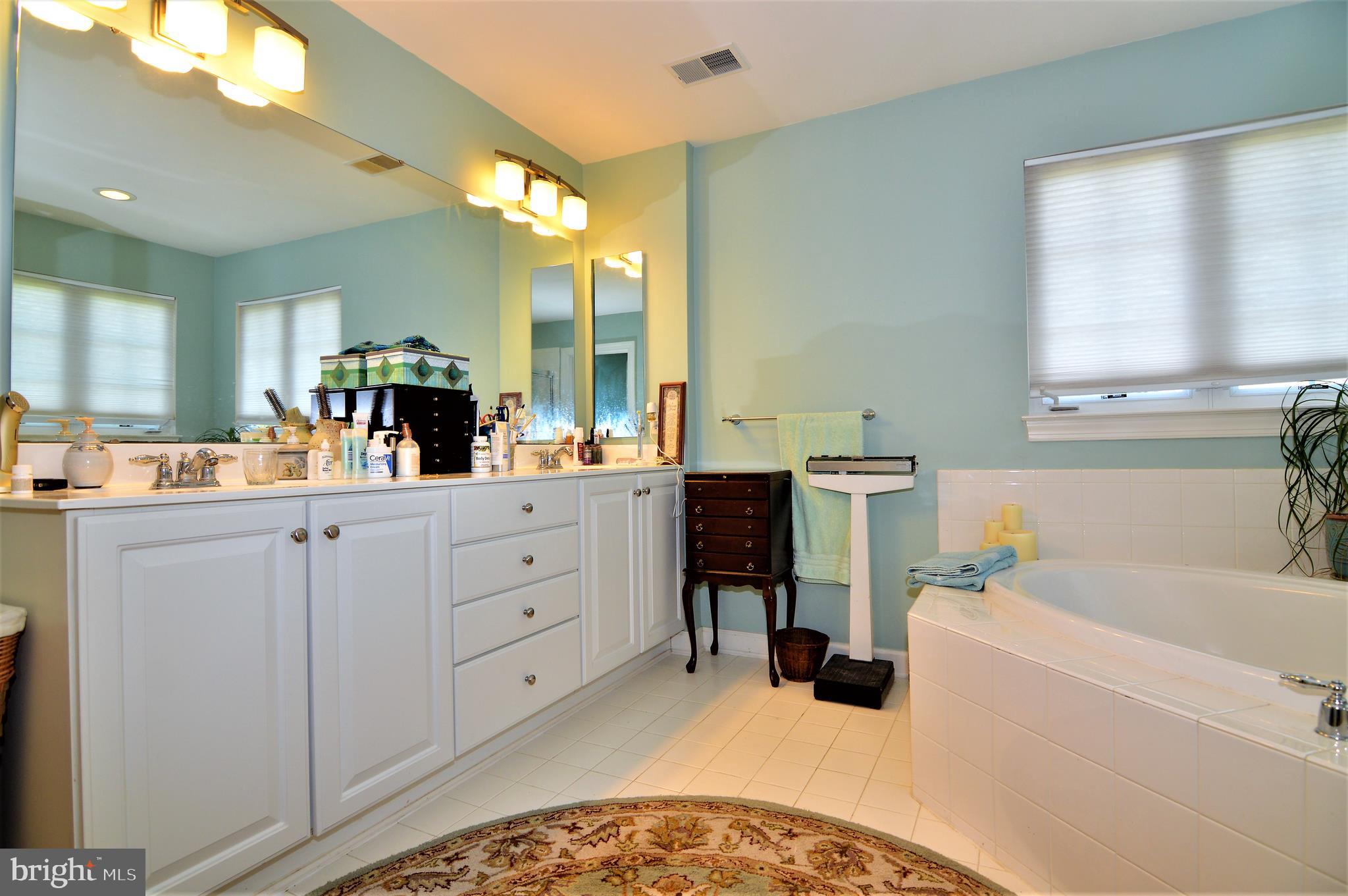 FRANKLIN KNOLL - Residential