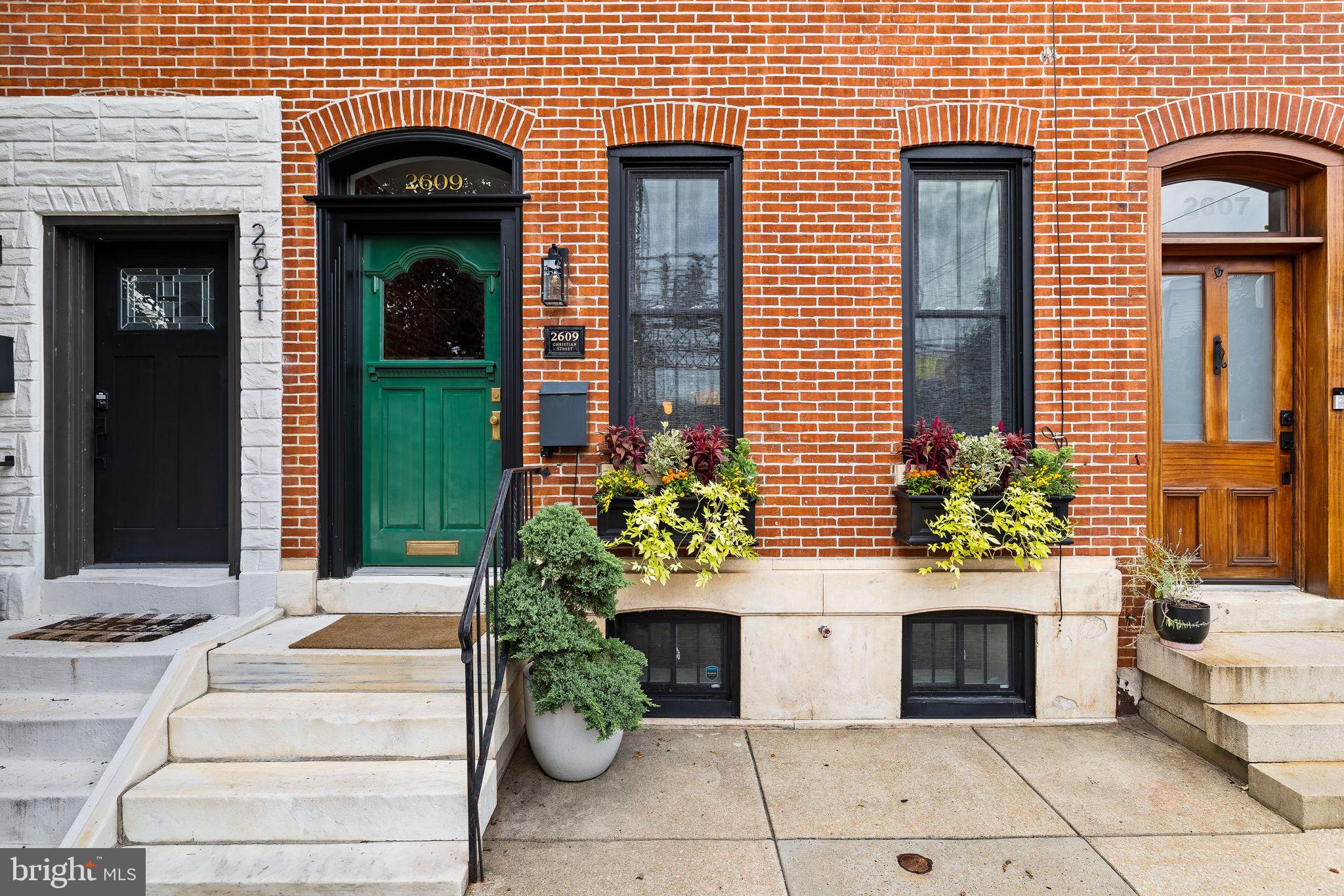 2609 CHRISTIAN STREET