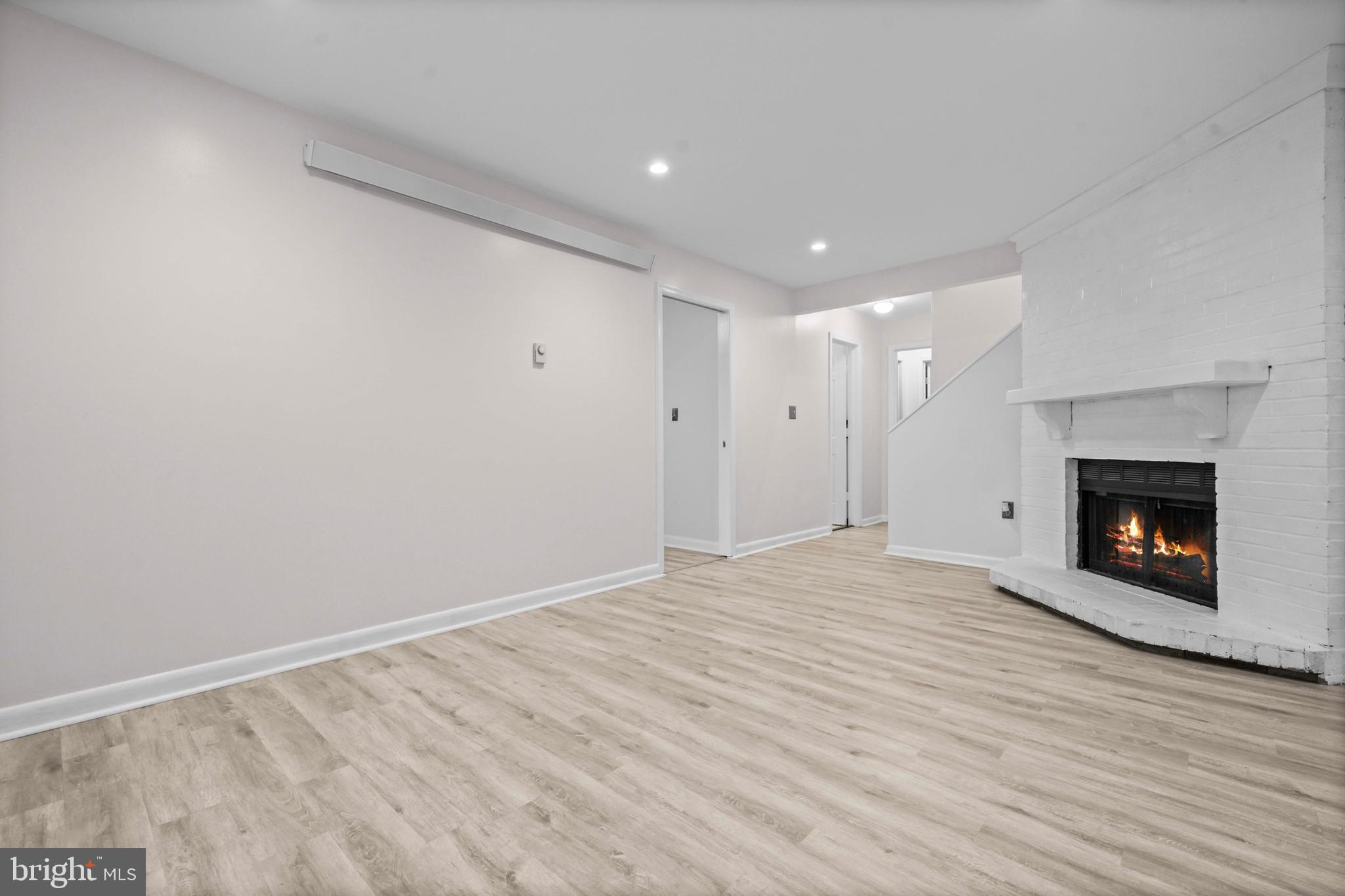 RUNNYMEADE - Residential