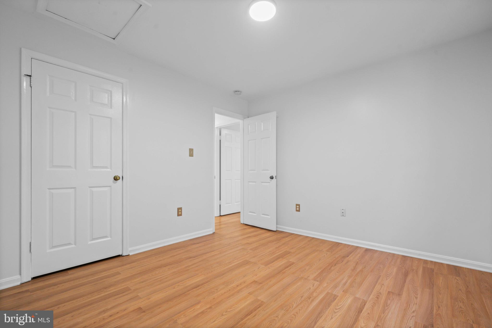 RUNNYMEADE - Residential