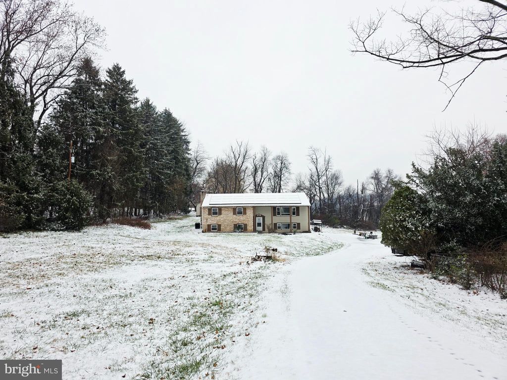 Photo of 2509 Mill Rd, MECHANICSBURG, PA 17055 (MLS # PACB2049258)