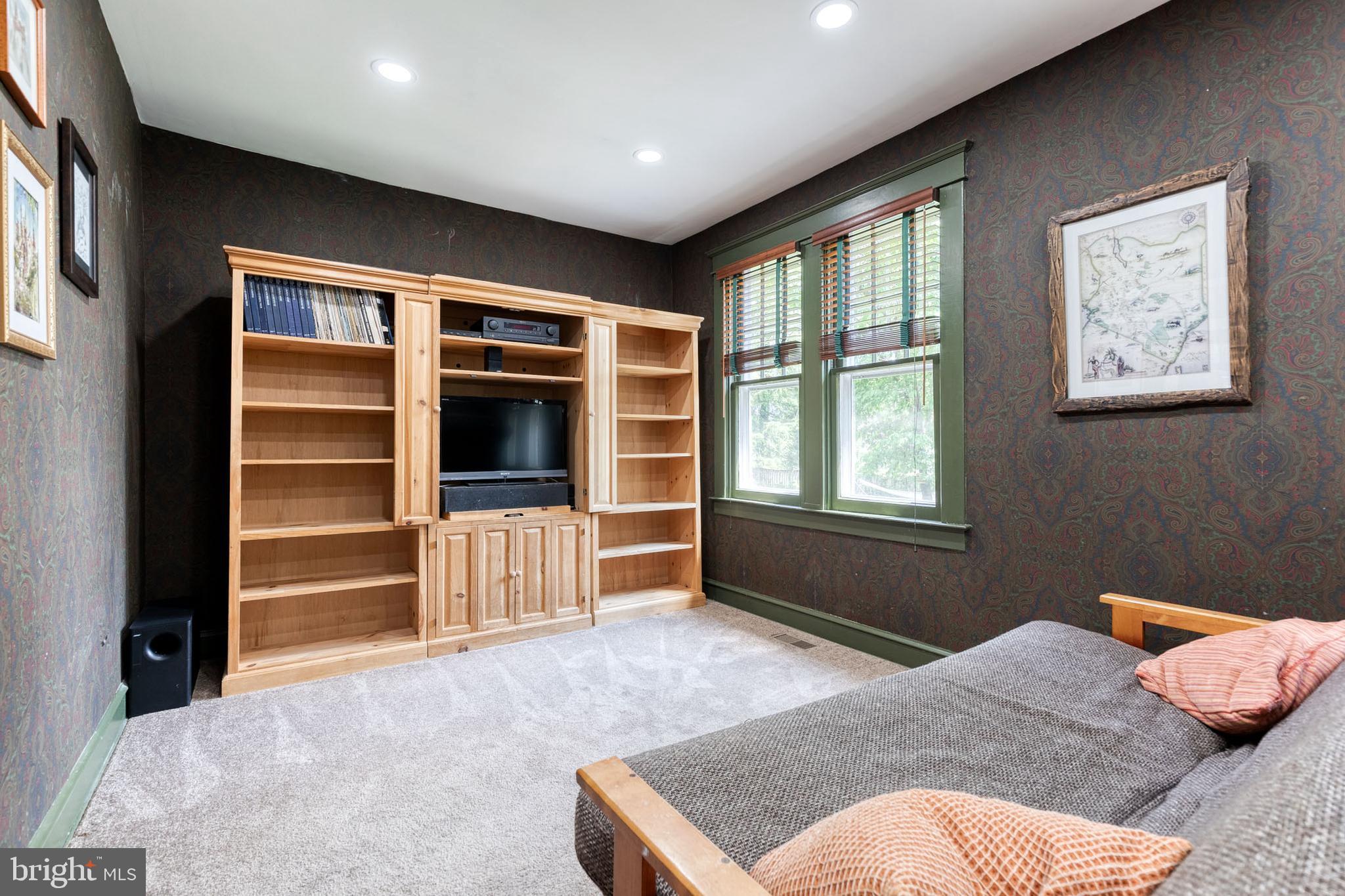MOUNT WASHINGTON - Residential