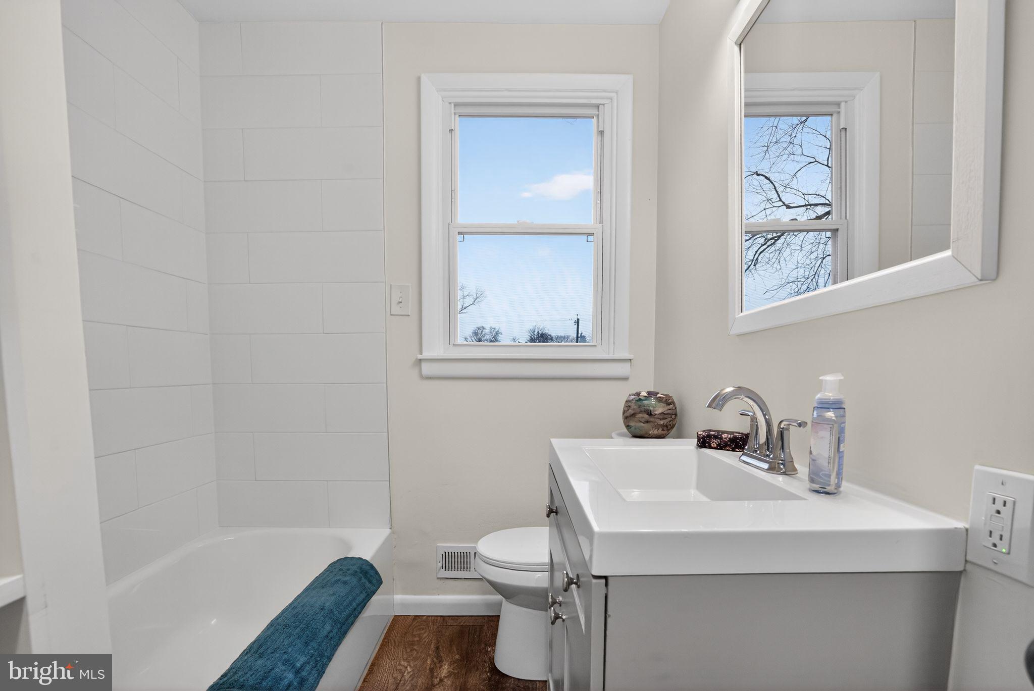 ARUNDEL GARDENS - Residential