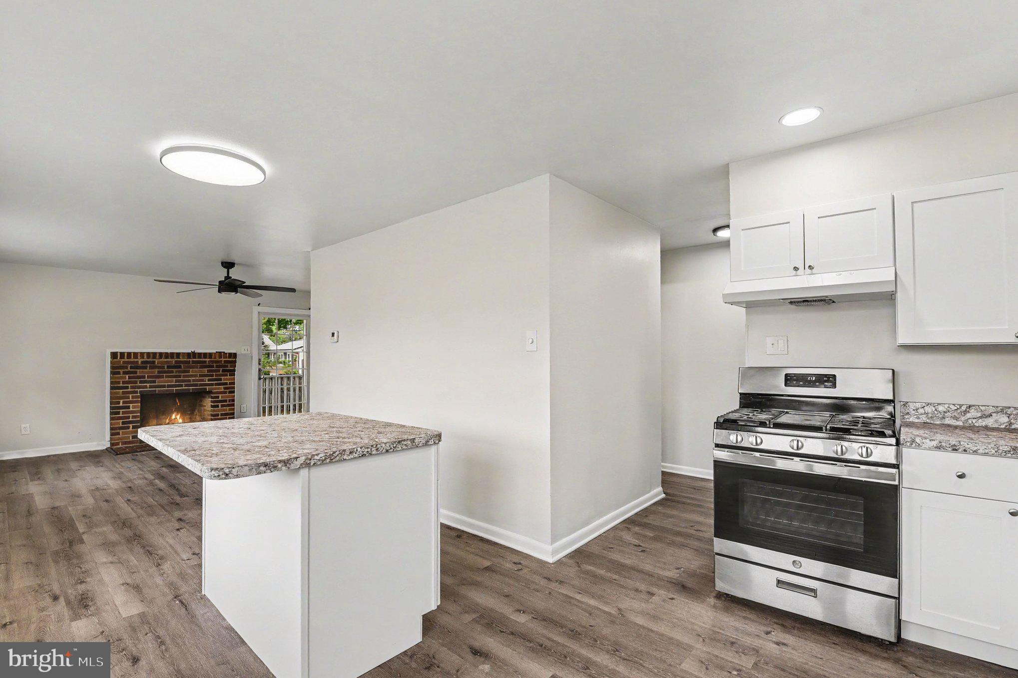 1209 WHITMAN DRIVE