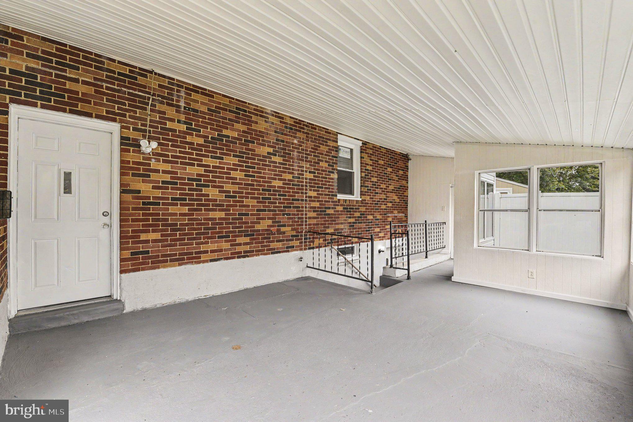 1209 WHITMAN DRIVE
