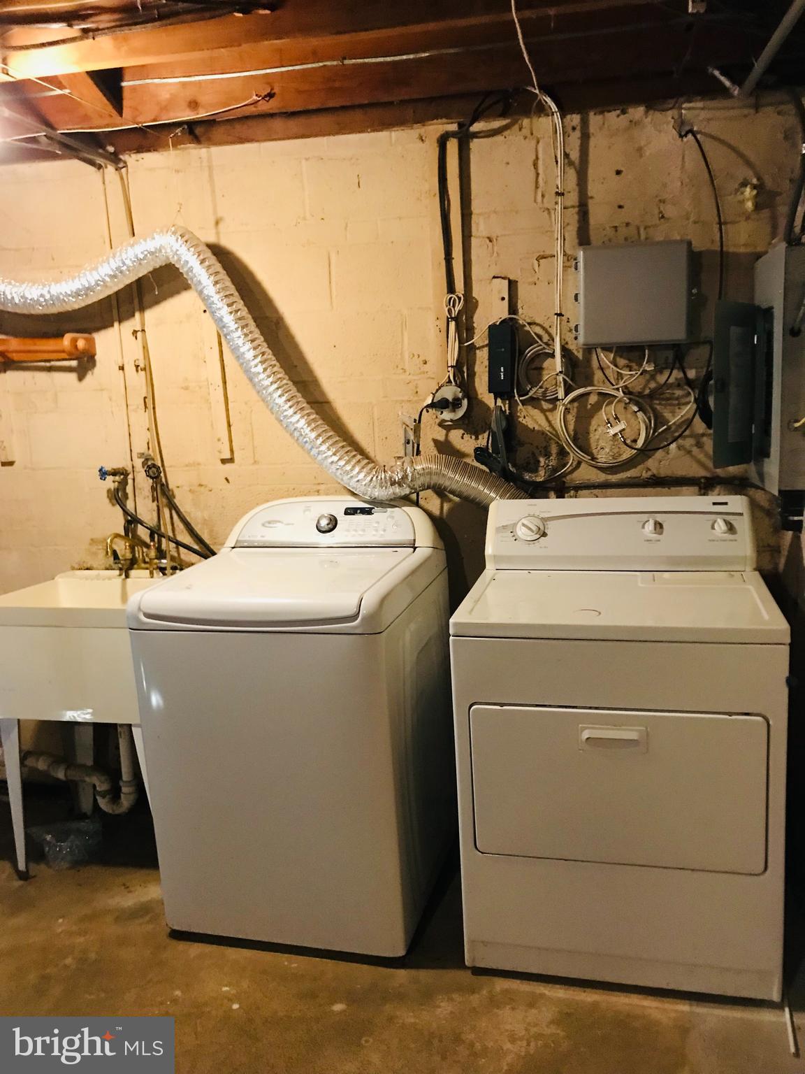 WHEATON HILLS - Residential Lease