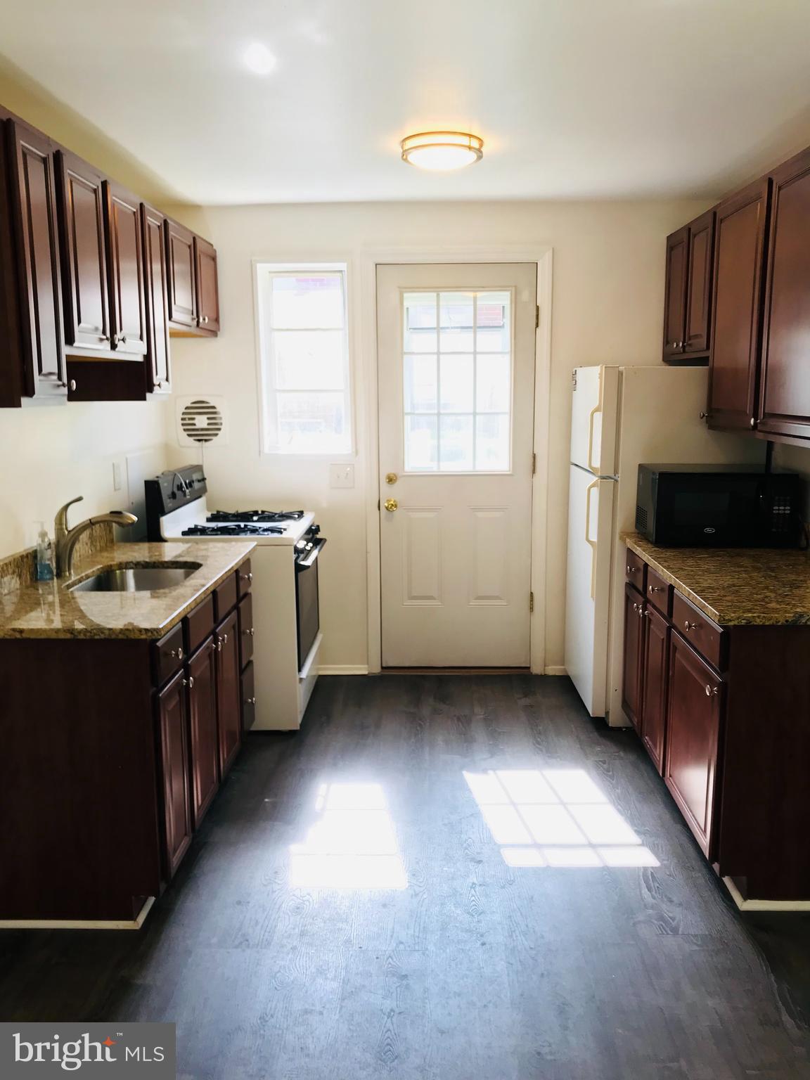 WHEATON HILLS - Residential Lease