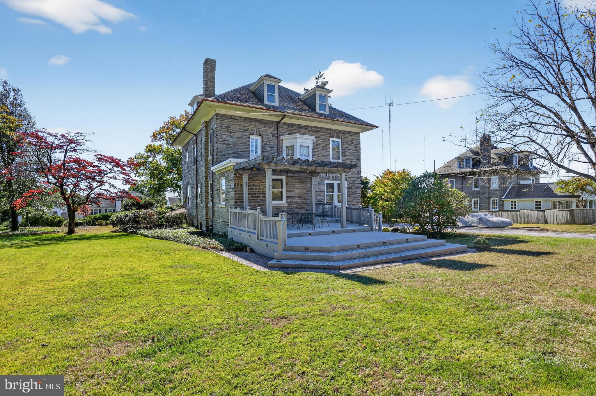 ROXBOROUGH - Residential