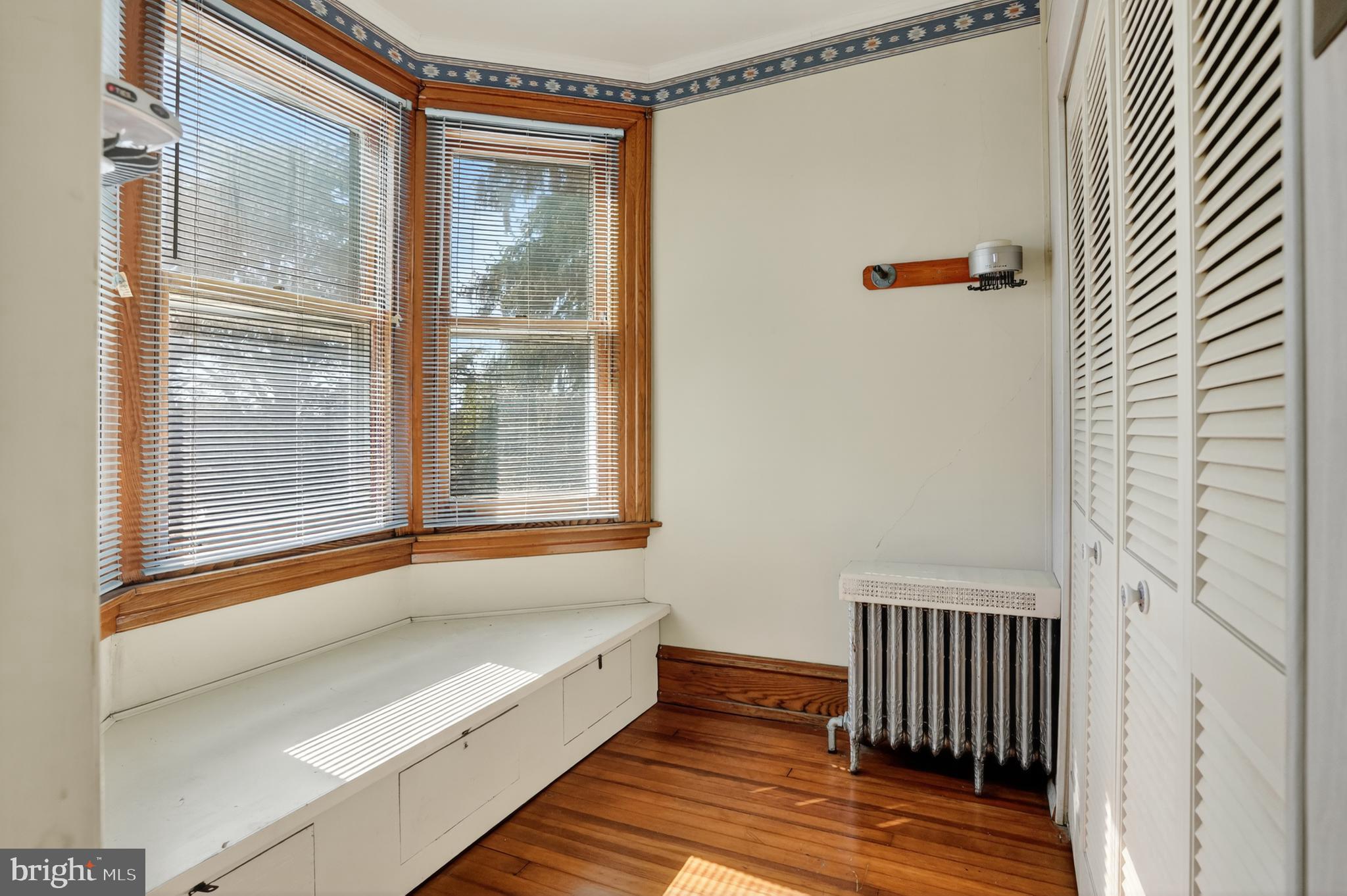 ROXBOROUGH - Residential