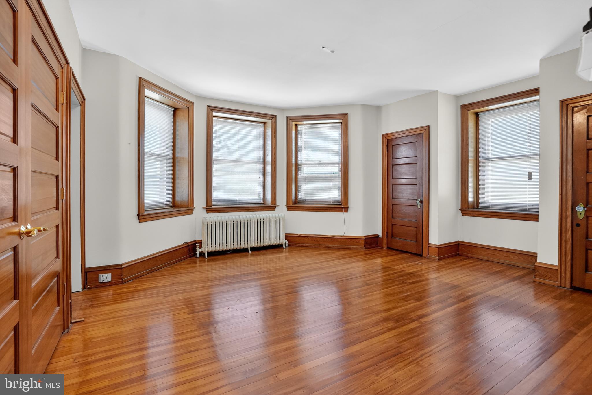 ROXBOROUGH - Residential