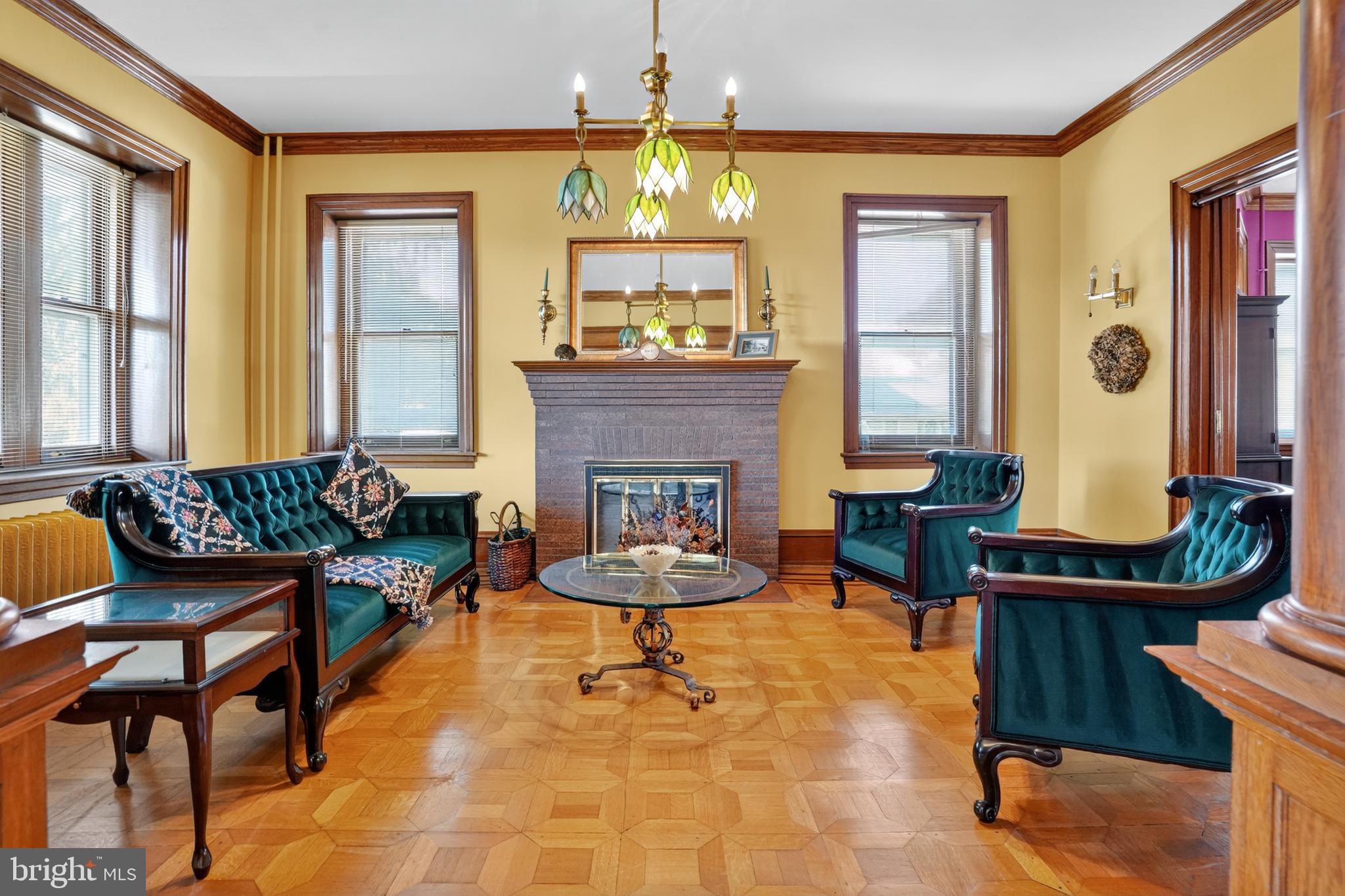 ROXBOROUGH - Residential