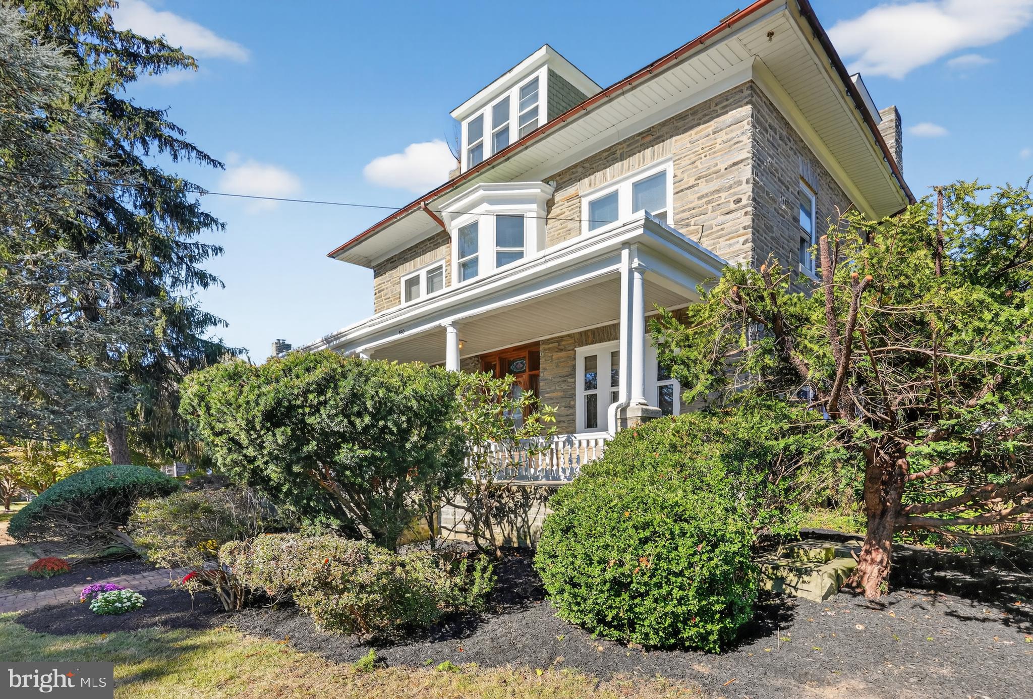 ROXBOROUGH - Residential