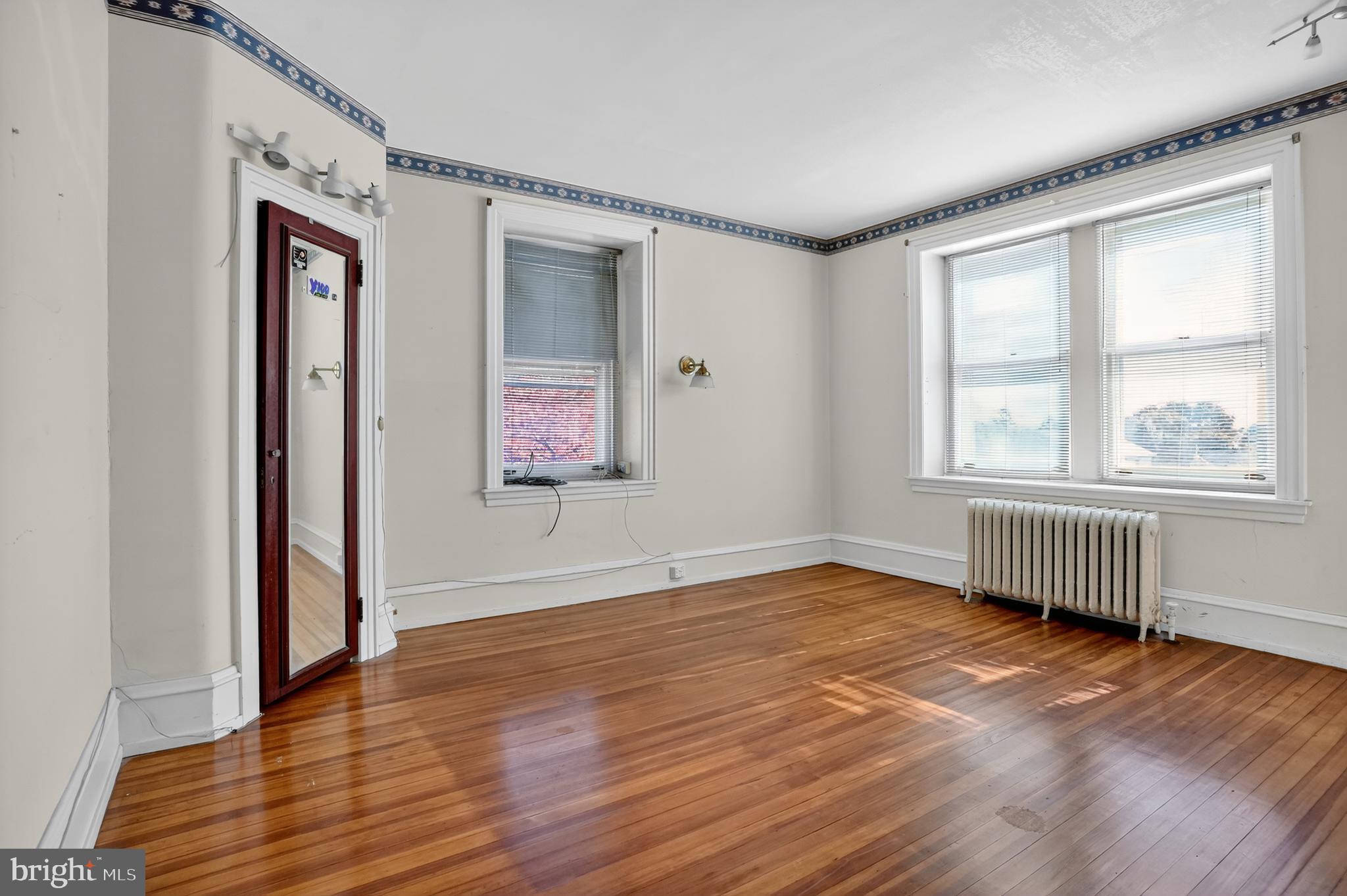 ROXBOROUGH - Residential