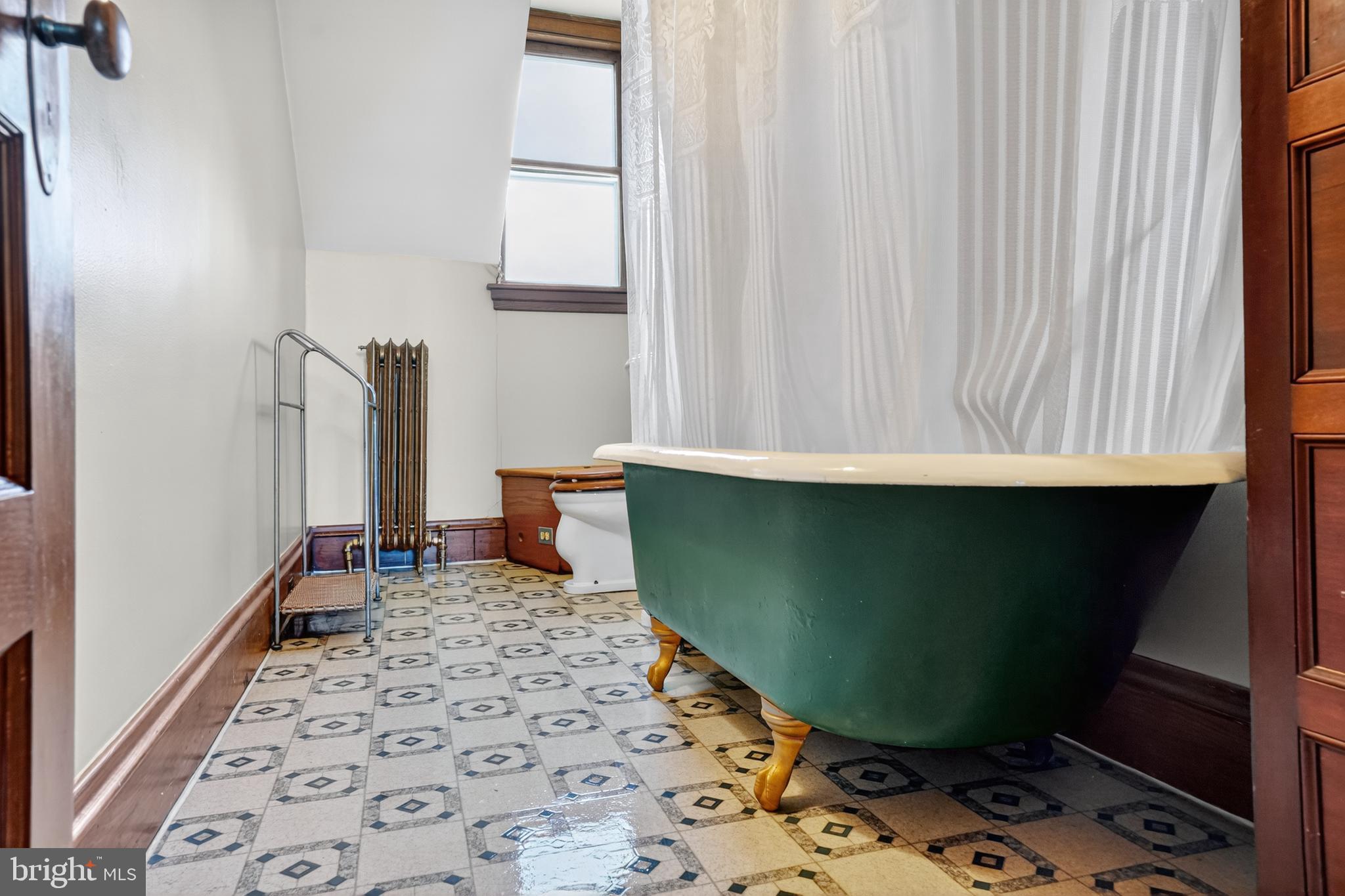 ROXBOROUGH - Residential