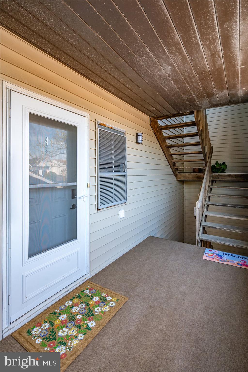 132 JAMESTOWN ROAD 4