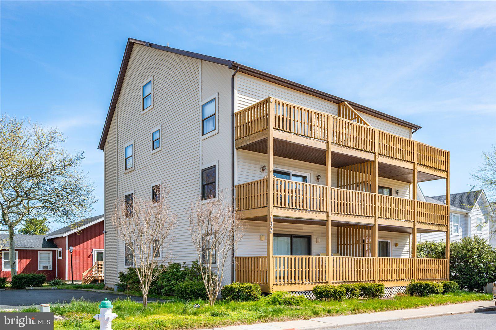 132 JAMESTOWN ROAD 4