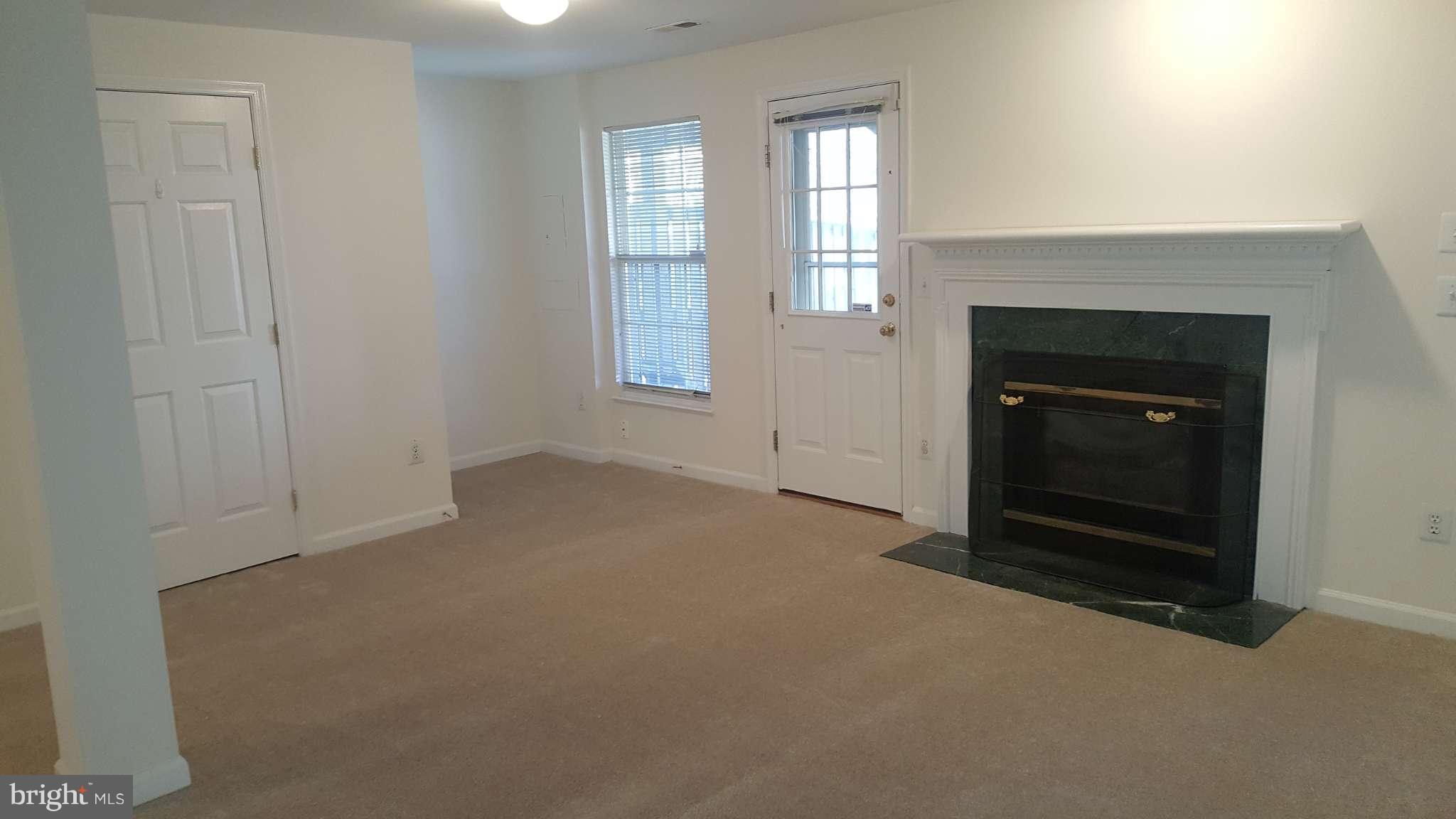 POTOMAC LAKES - Residential Lease