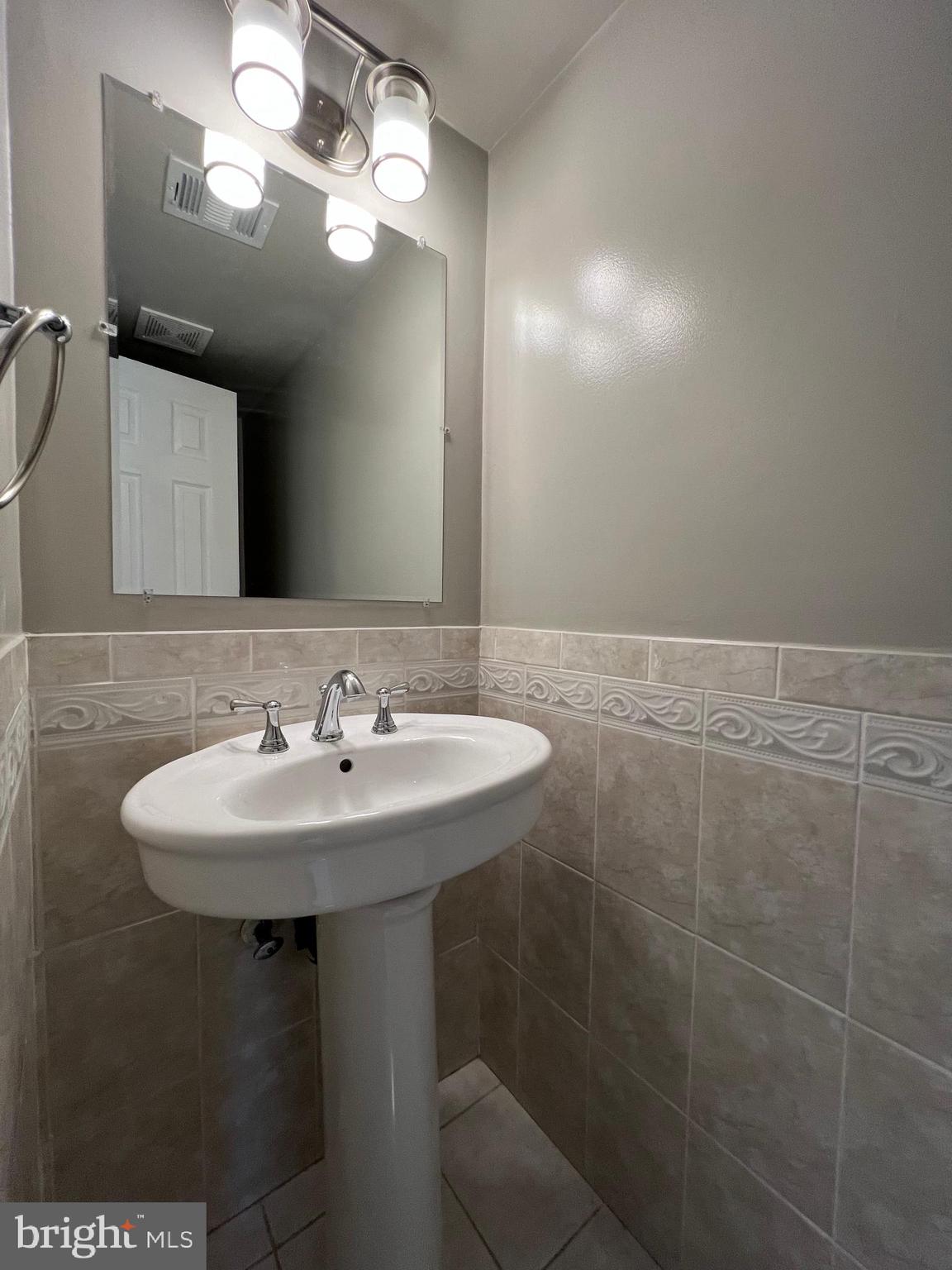 LAKE BRADDOCK - Residential Lease