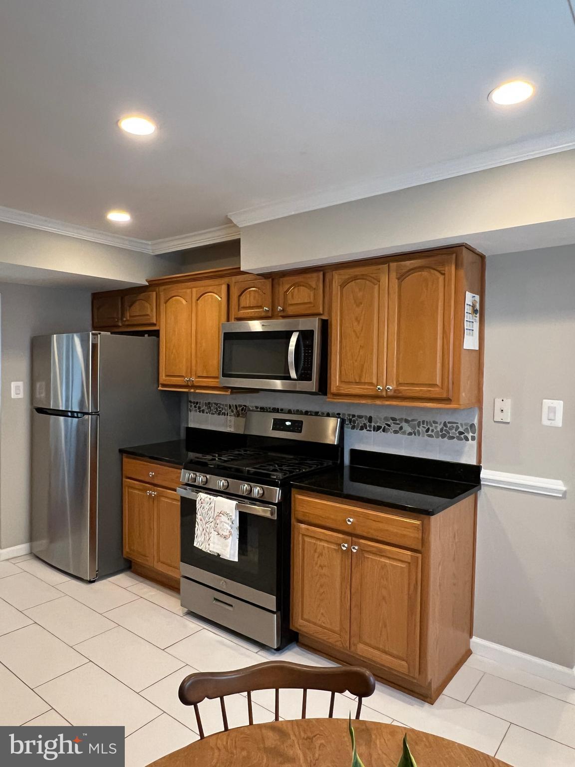 LAKE BRADDOCK - Residential Lease