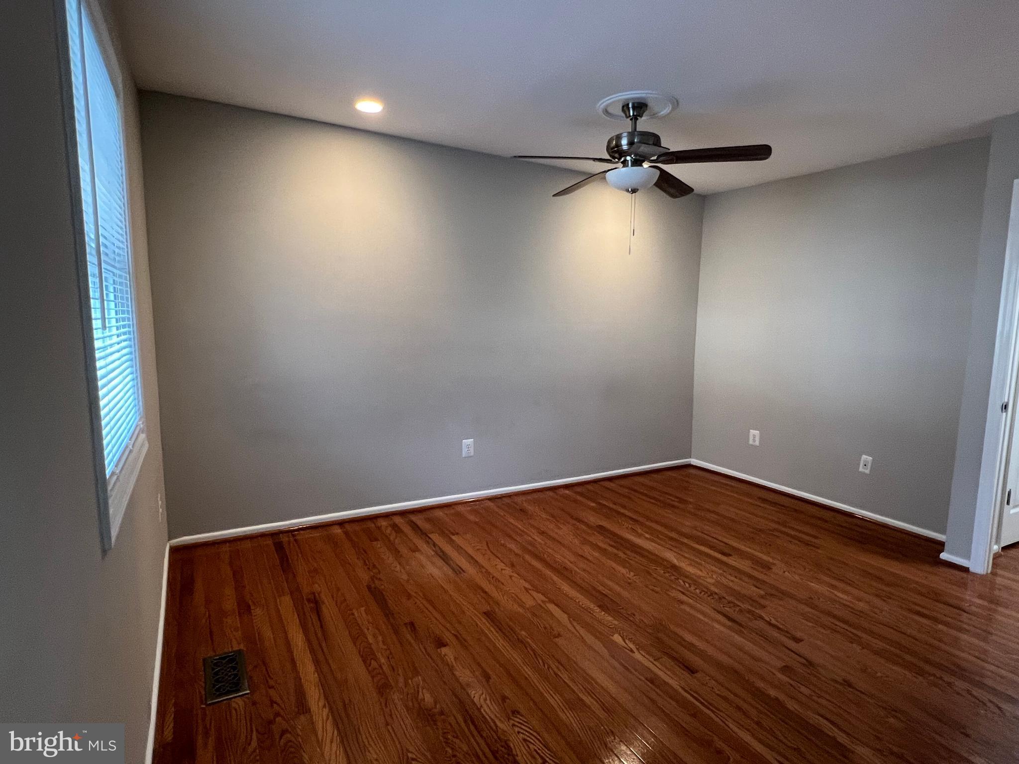 LAKE BRADDOCK - Residential Lease