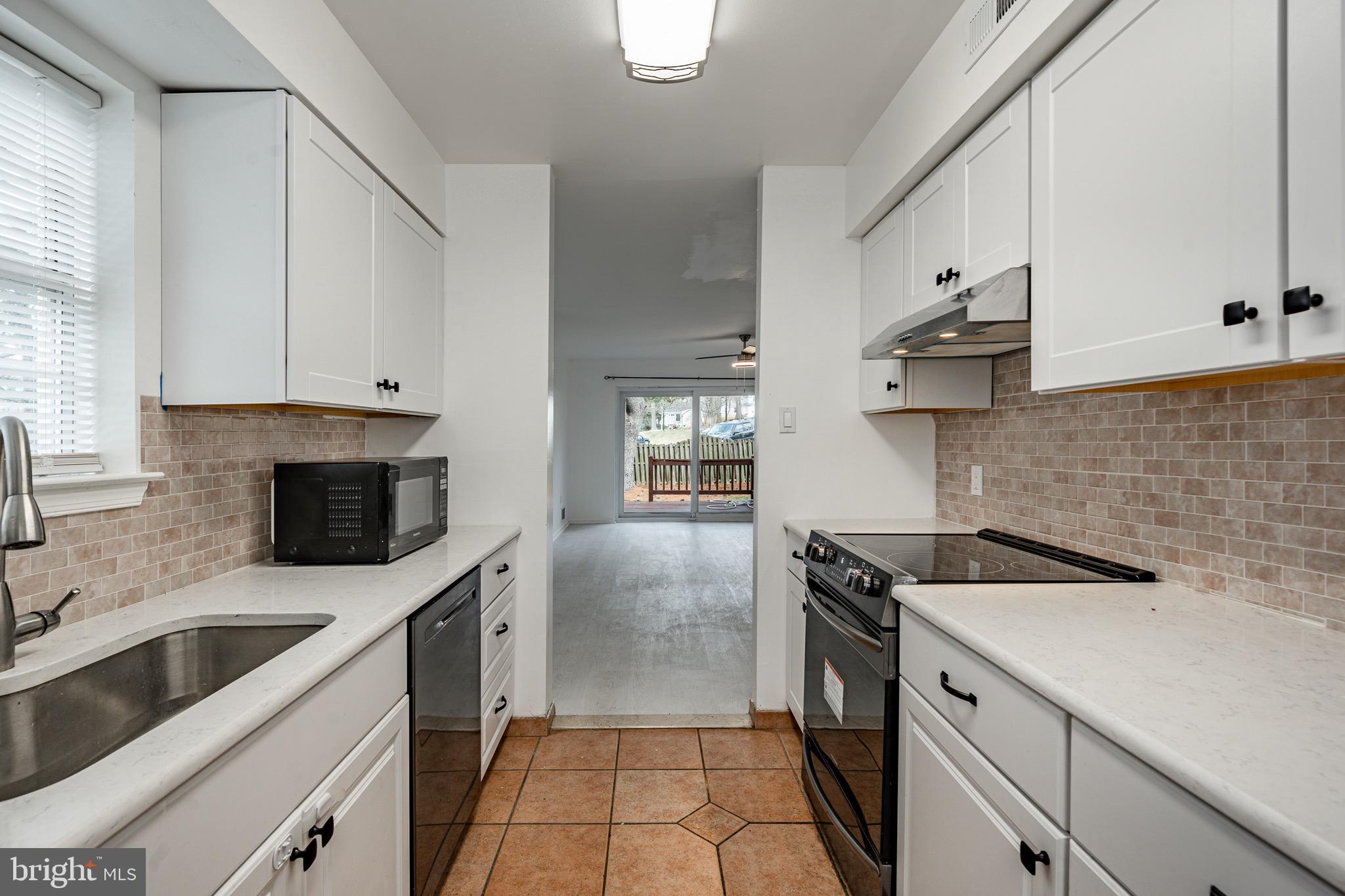 BEAVER COURT - Residential Lease