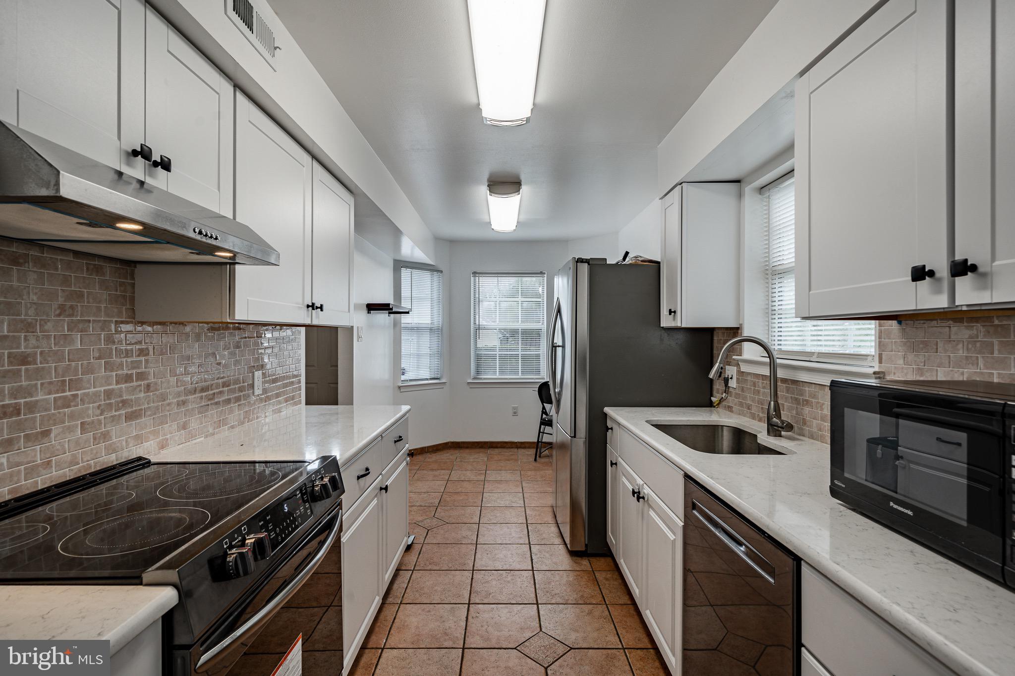 BEAVER COURT - Residential Lease