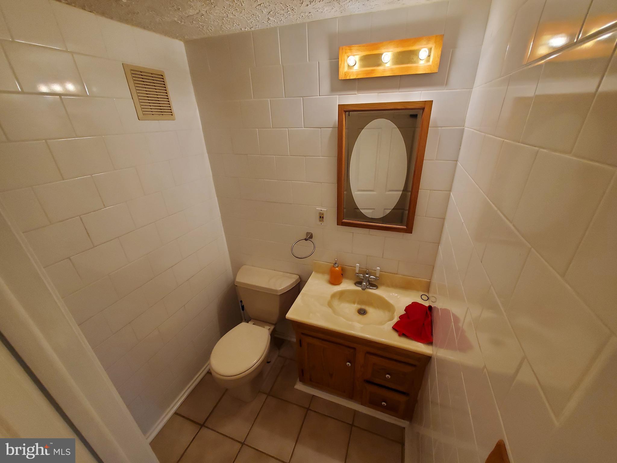 FOUNTAIN ROCK MANOR - Residential Lease