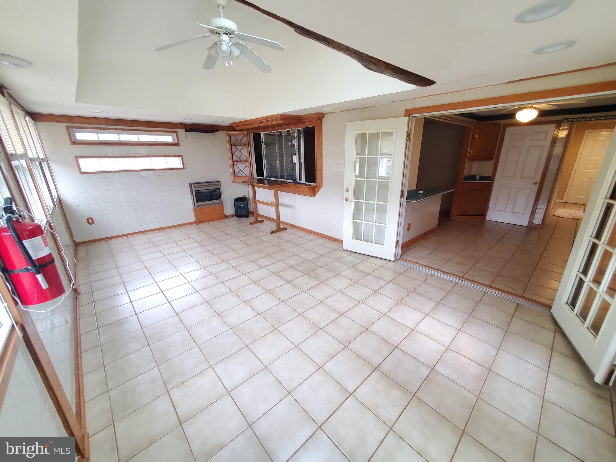 FOUNTAIN ROCK MANOR - Residential Lease