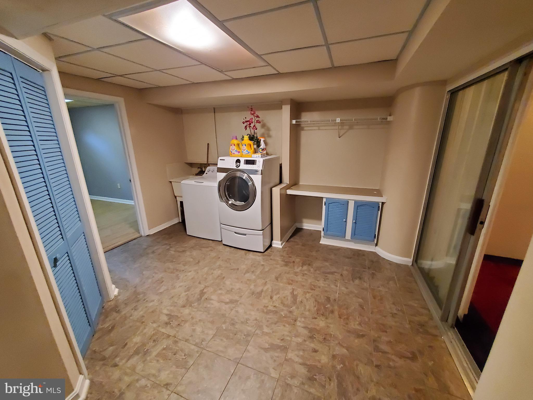 FOUNTAIN ROCK MANOR - Residential Lease