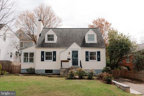 Homes For Sale - 5104 26th Street<br/> Arlington County, ARLINGTON, VA 22207