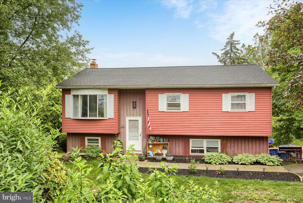 Photo of 30 Highland Circle, ETTERS, PA 17319 (MLS # PAYK2082342)