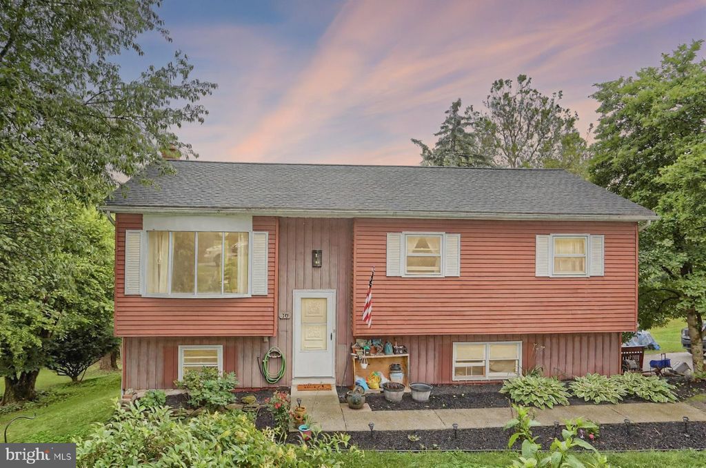 Photo of 30 Highland Circle, ETTERS, PA 17319 (MLS # PAYK2082342)