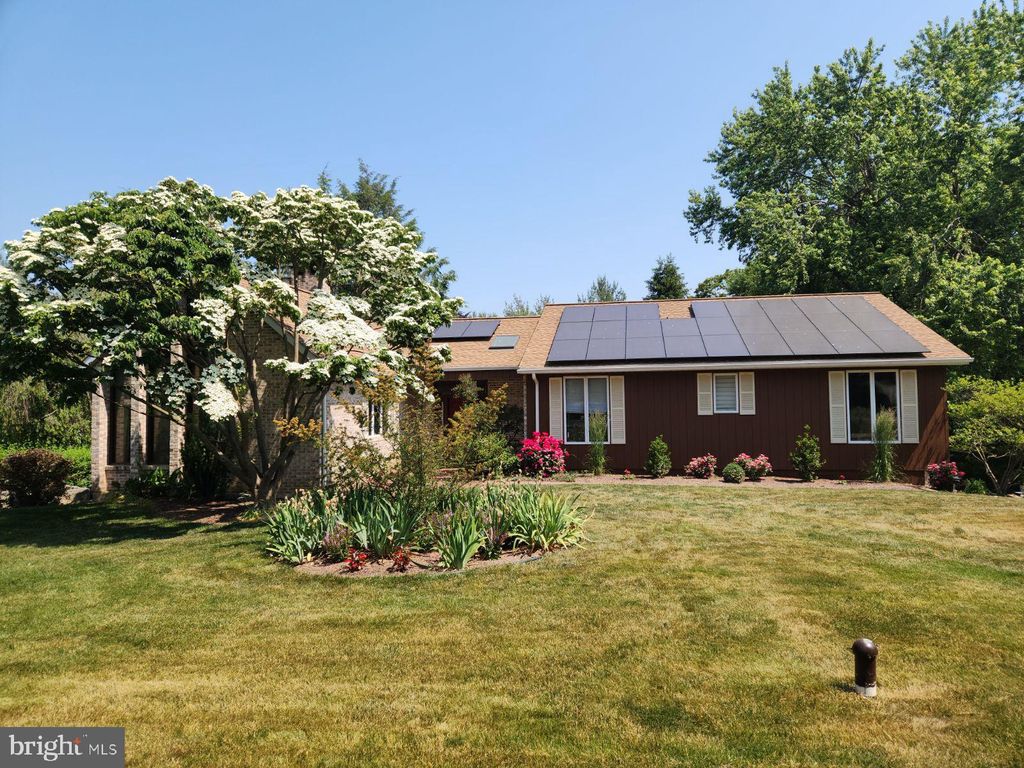 Photo of 223 OWL HILL RD, LITITZ, PA 17543 (MLS # PALA2036748)