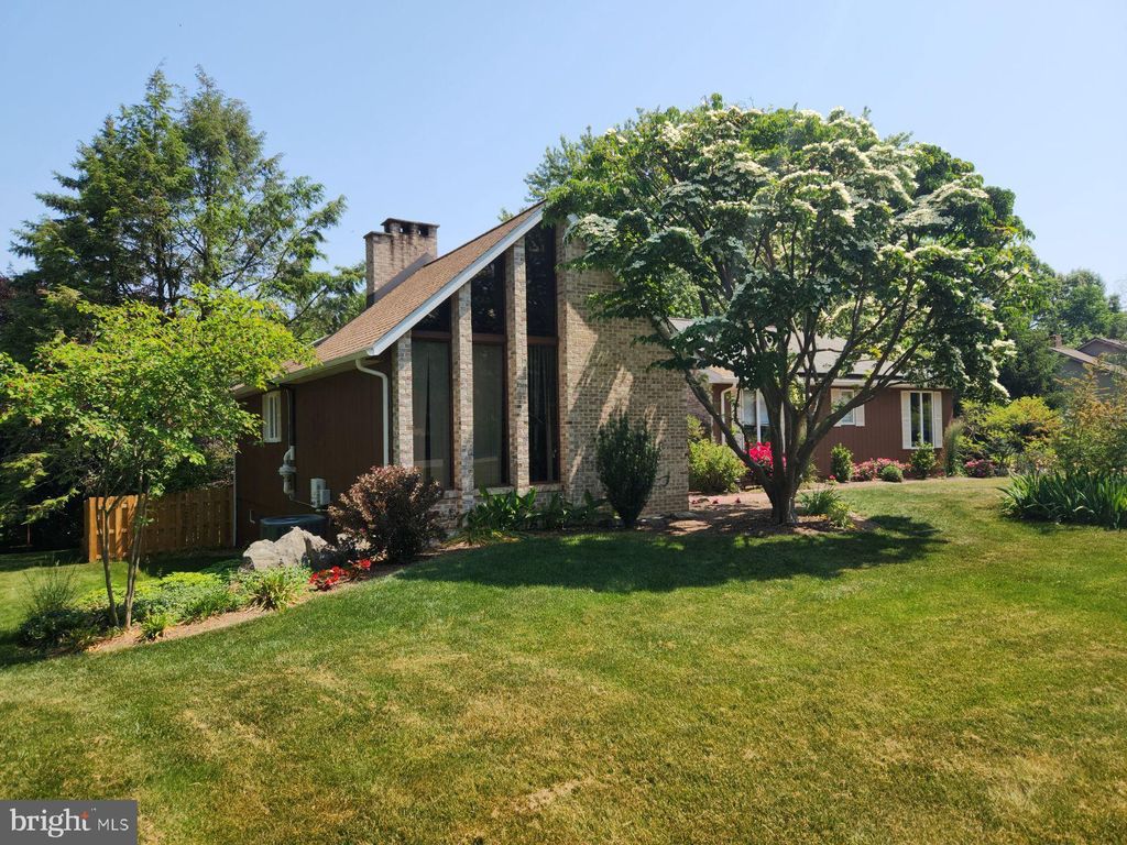 Photo of 223 OWL HILL RD, LITITZ, PA 17543 (MLS # PALA2036748)