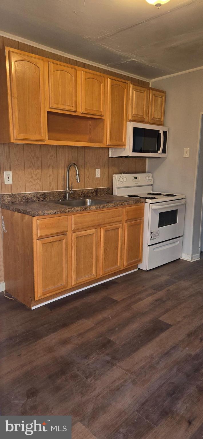 1609 S LECOUNT STREET